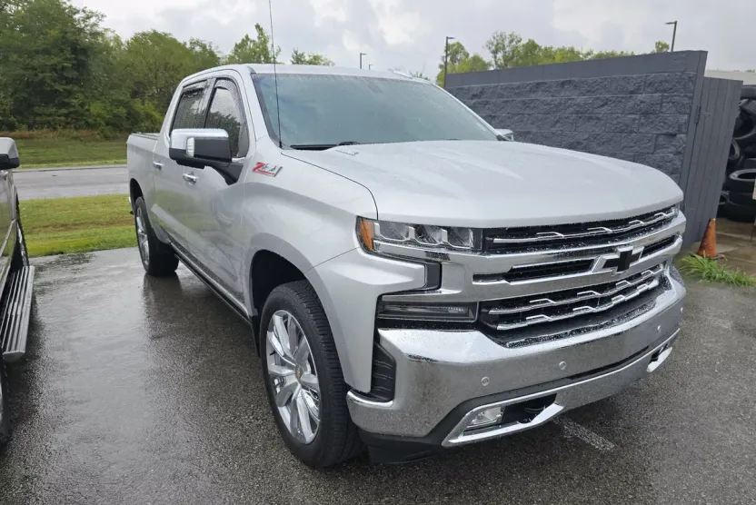 2021 Chevrolet Silverado 1500 LTZ photo 1