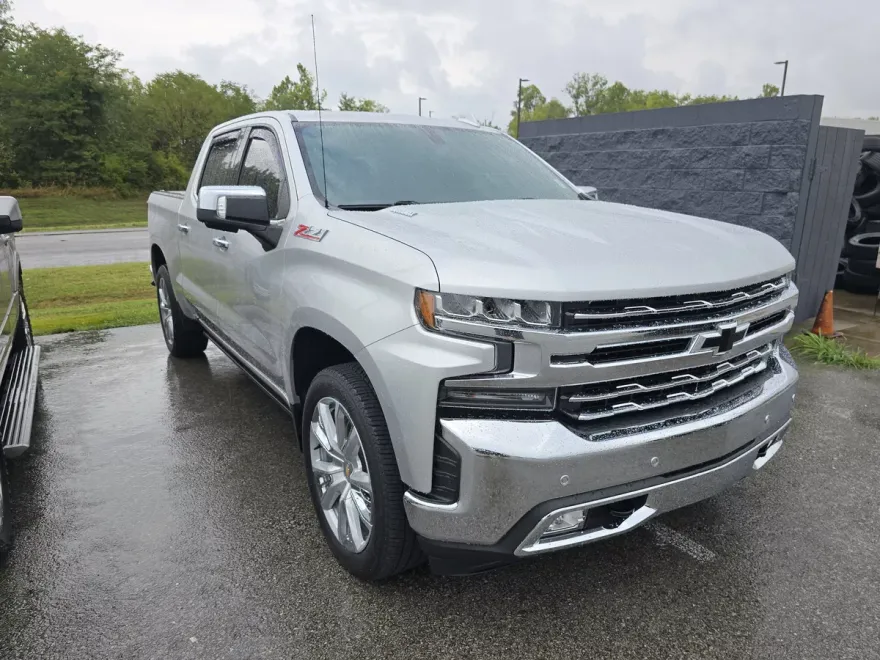 2021 Chevrolet Silverado 1500 LTZ photo 1