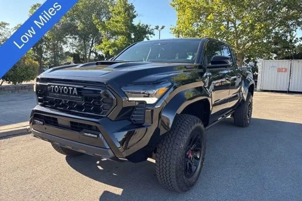 2025 Toyota Tacoma 4x4 TRD Sport photo 1