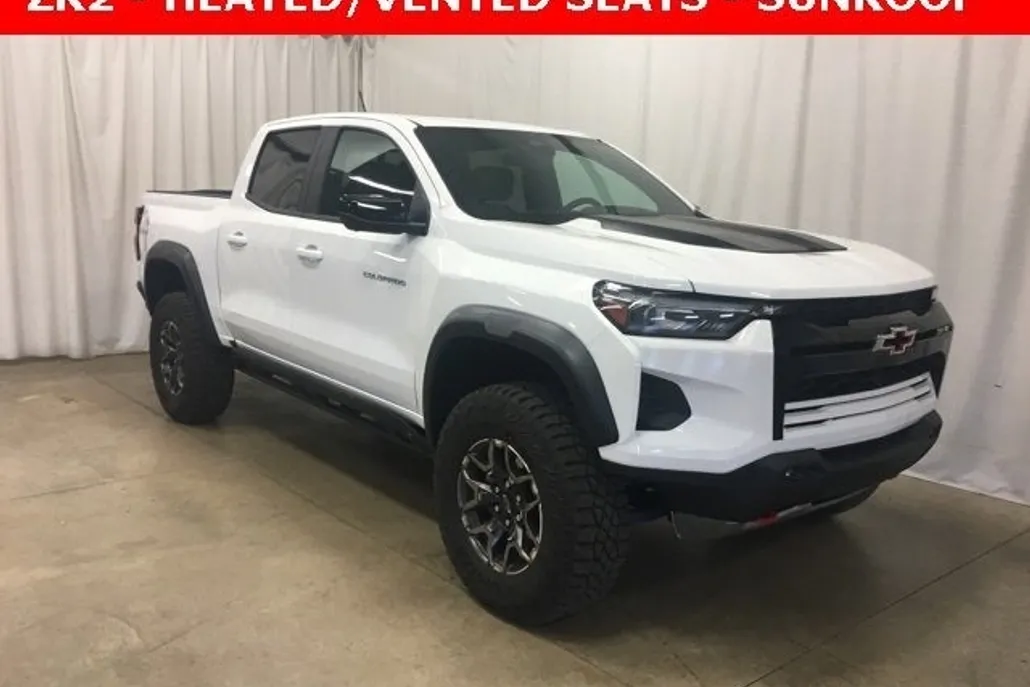 2023 Chevrolet Colorado ZR2 photo 1
