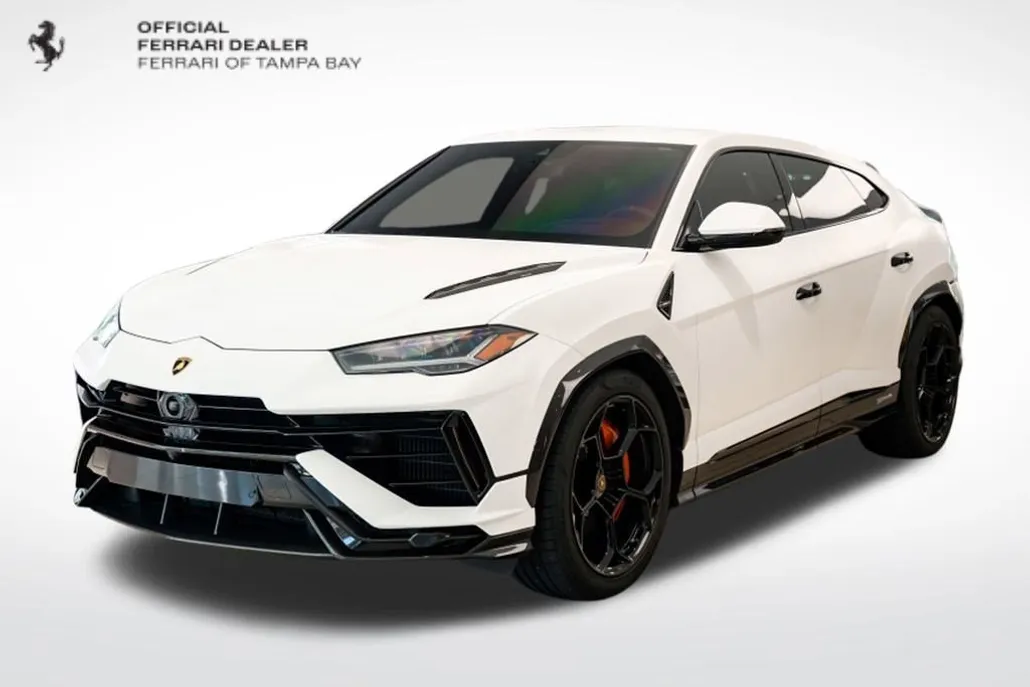 2023 Lamborghini Urus Performante photo 1
