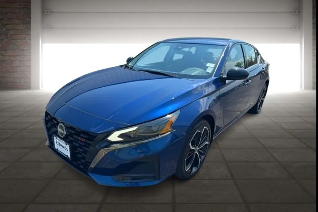 2024 Nissan Altima 2.5 SR photo 1