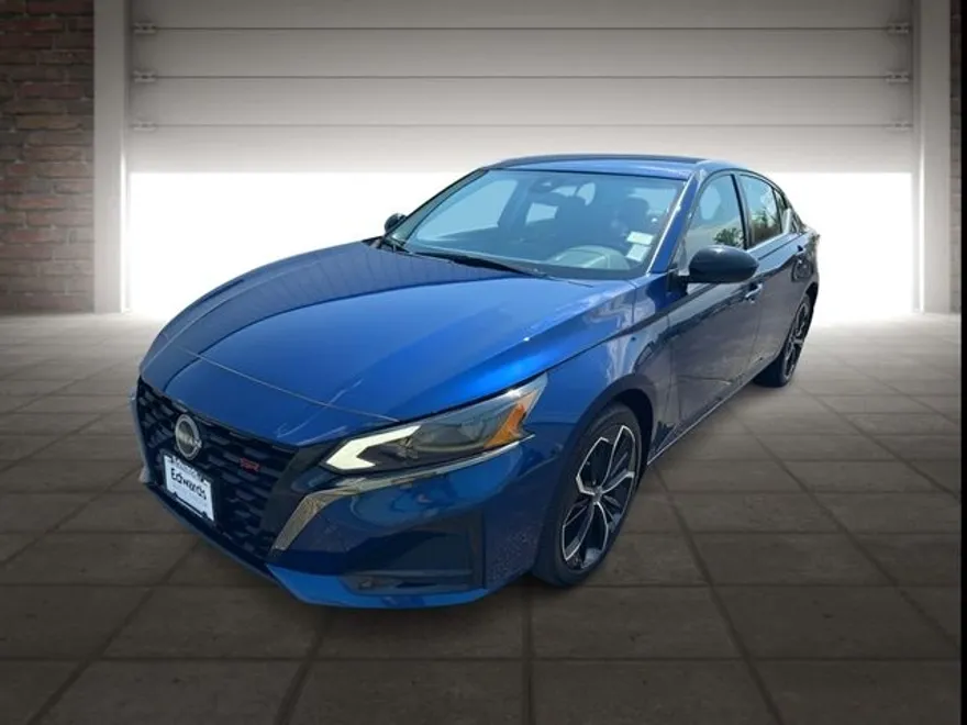2024 Nissan Altima 2.5 SR photo 1