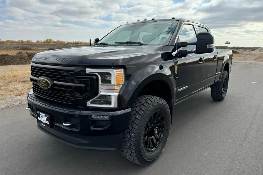 2022 Ford F-350 Limited photo 1