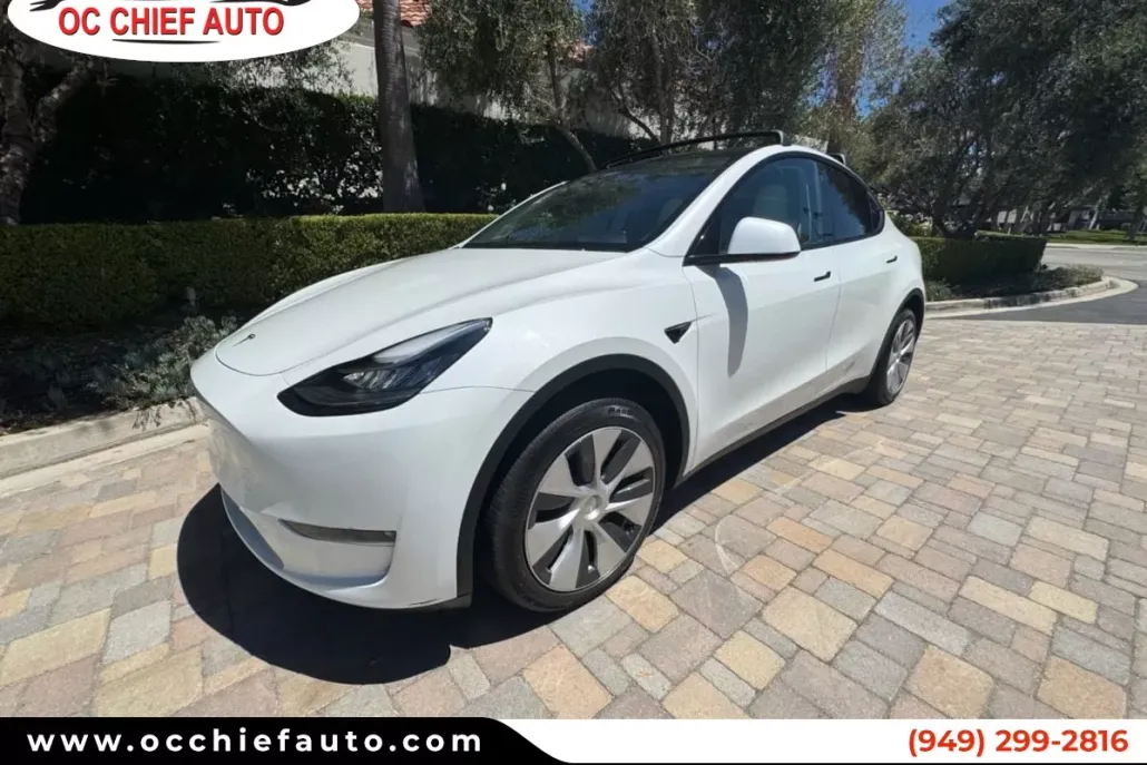 2023 Tesla Model Y Long Range photo 1