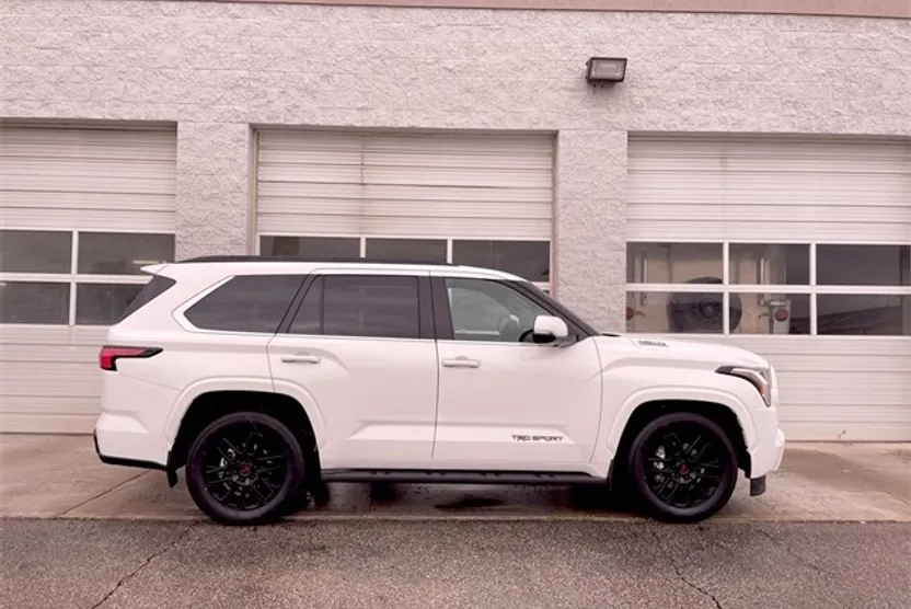 2025 Toyota Sequoia SR5 photo 1