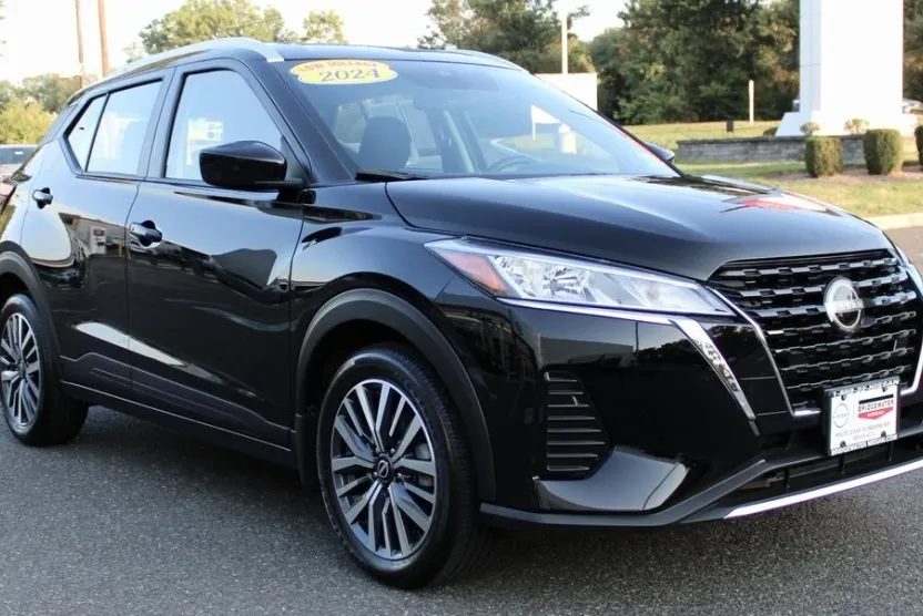 2024 Nissan Kicks SV photo 1