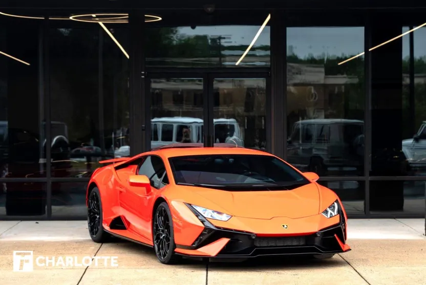2023 Lamborghini Huracan Tecnica photo 1