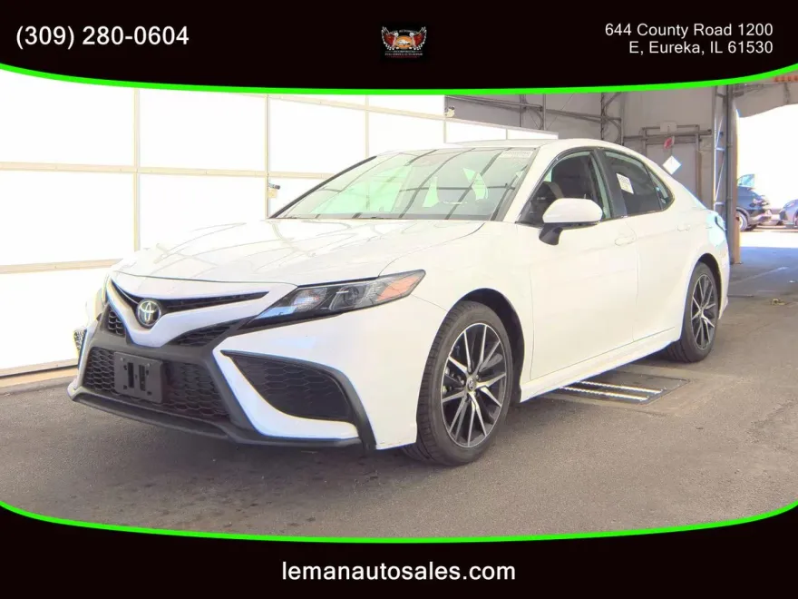 2024 Toyota Camry SE photo 1