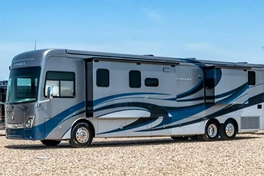 2022 Freightliner XC-R Raised Rail Rear Engine Motor Home Chassis photo 1