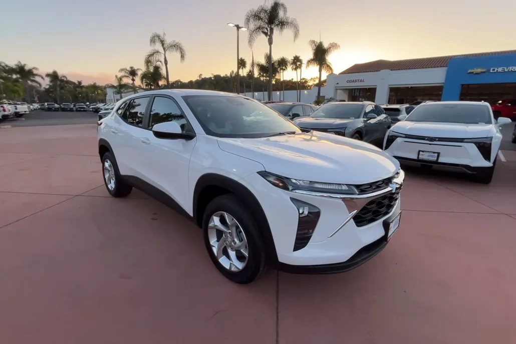 2026 Chevrolet Trax LS photo 1