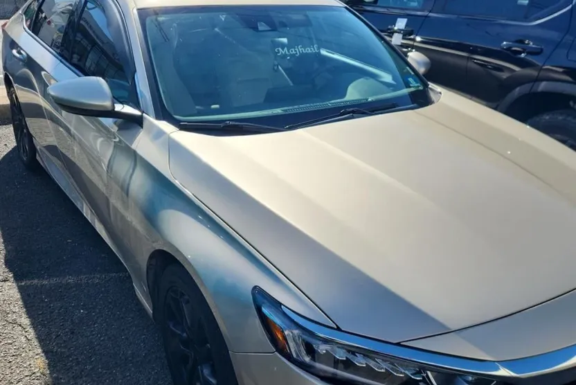 2018 Honda Accord LX 1.5T photo 1