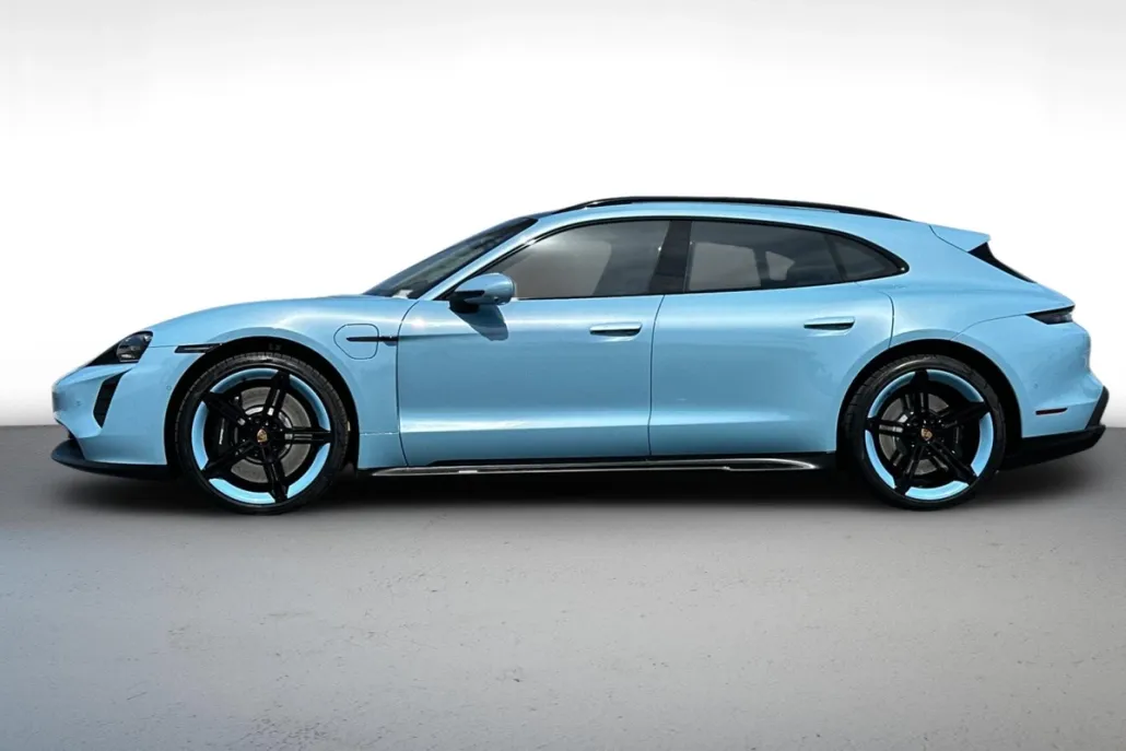 2024 Porsche Taycan GTS Sport Turismo photo 1
