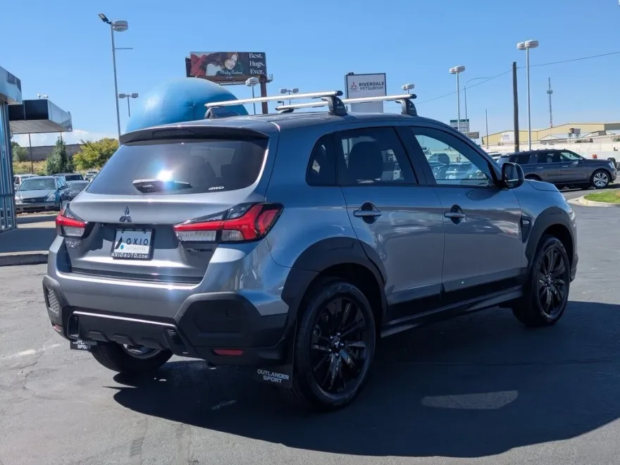 2025 Mitsubishi Outlander Sport ES SE LE photo 1