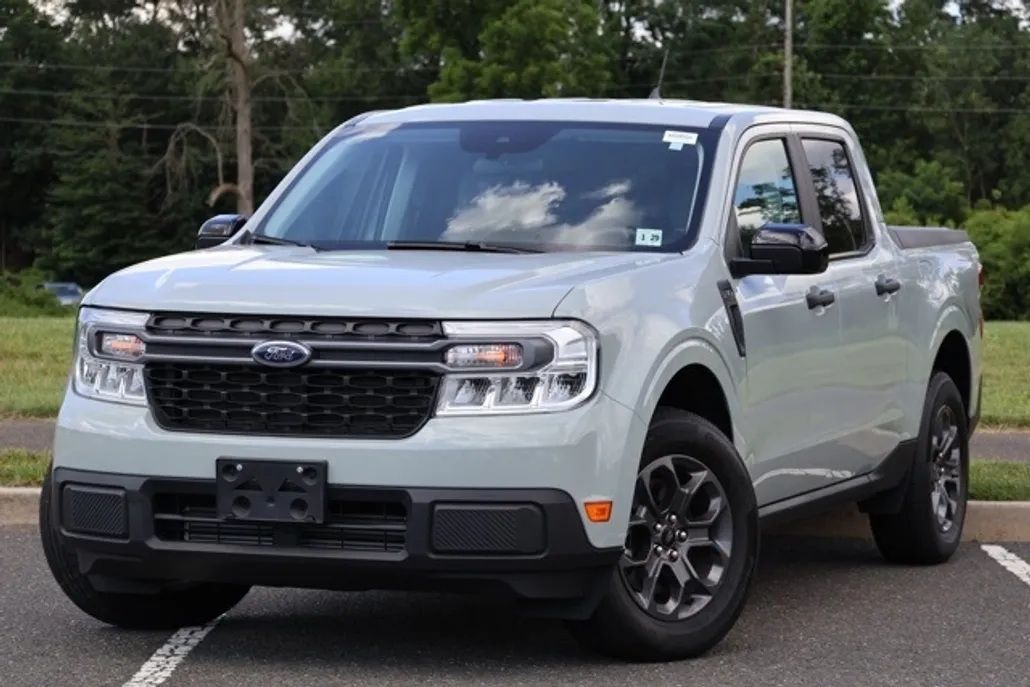 2024 Ford Maverick XLT photo 1