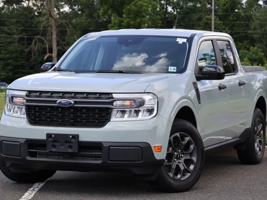 2024 Ford Maverick XLT photo 1