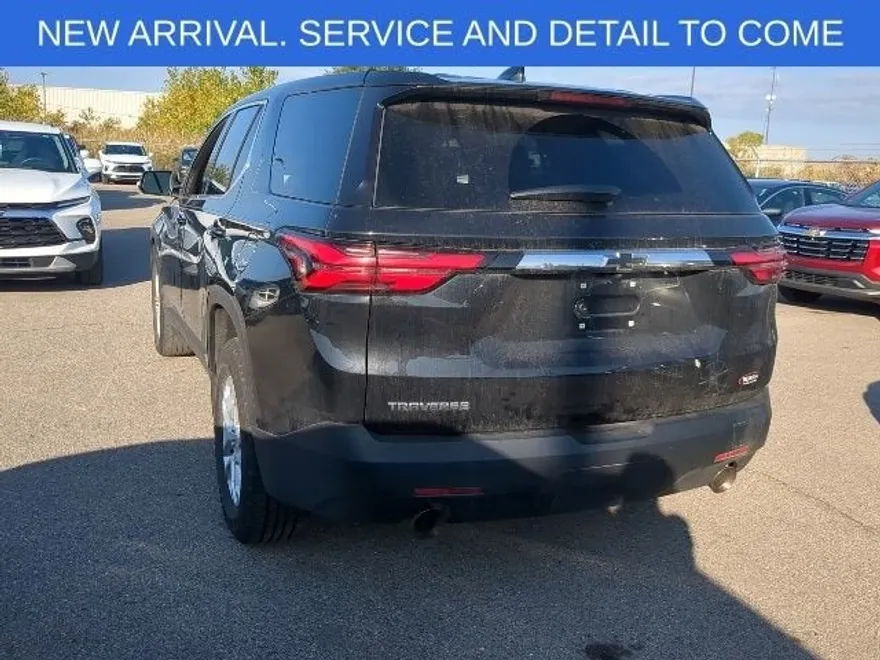2023 Chevrolet Traverse LS photo 1