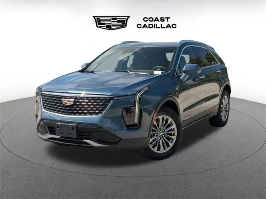 2025 Cadillac XT4 Premium Luxury photo 1