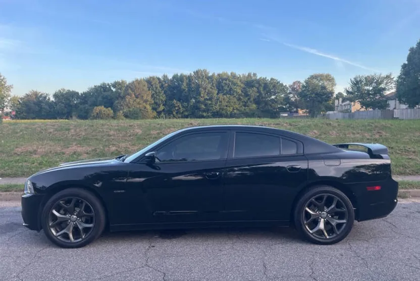 2014 Dodge Charger R/T photo 1