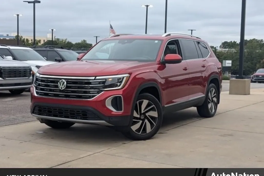 2024 Volkswagen Atlas SEL photo 1