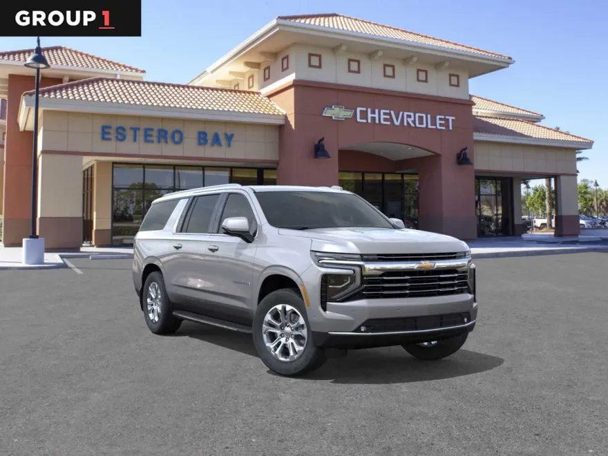 2025 Chevrolet Suburban LT photo 1