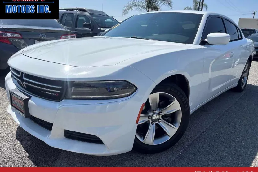 2015 Dodge Charger SE photo 1