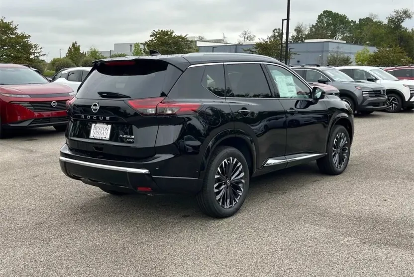 2026 Nissan Rogue Platinum photo 1