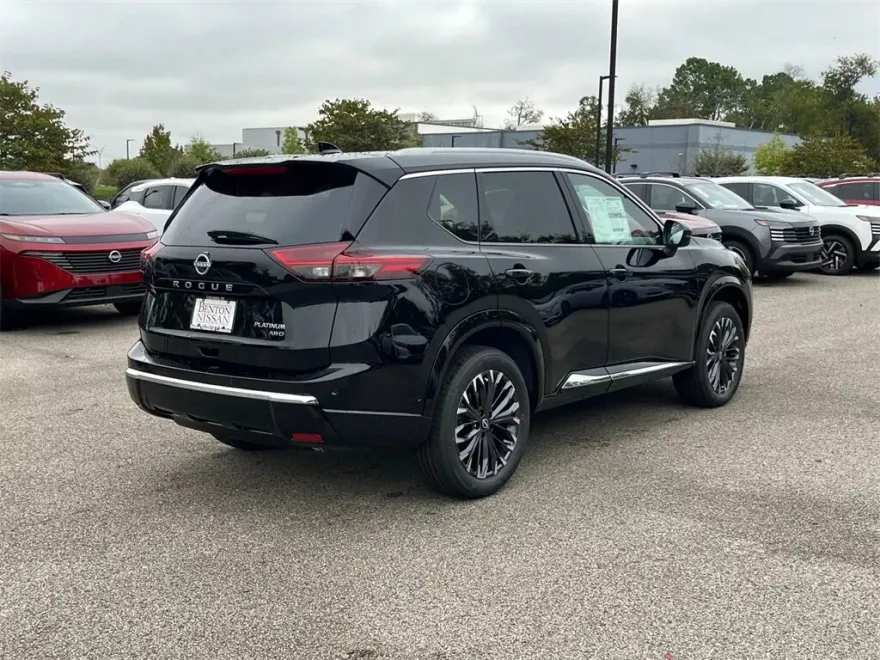 2026 Nissan Rogue Platinum photo 1