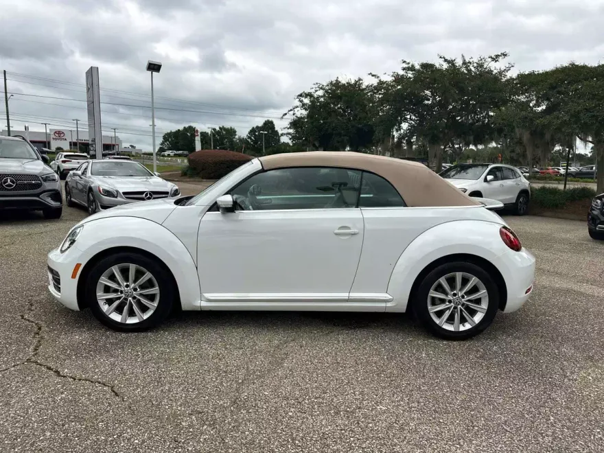 2019 Volkswagen Beetle Convertible S photo 1