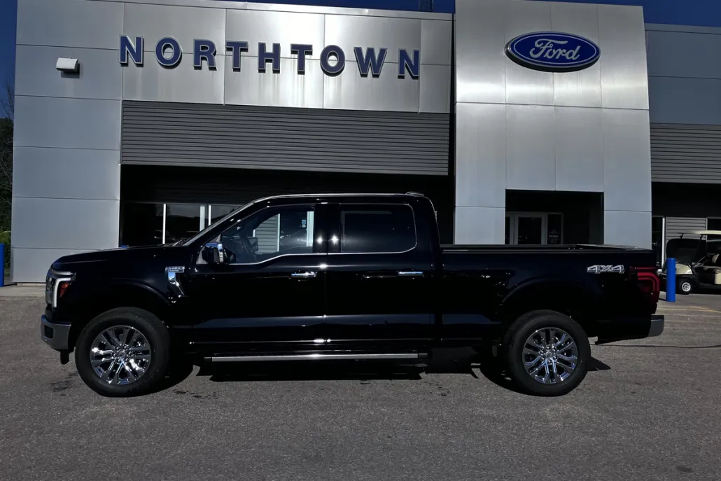 2025 Ford F-150 Lariat photo 1