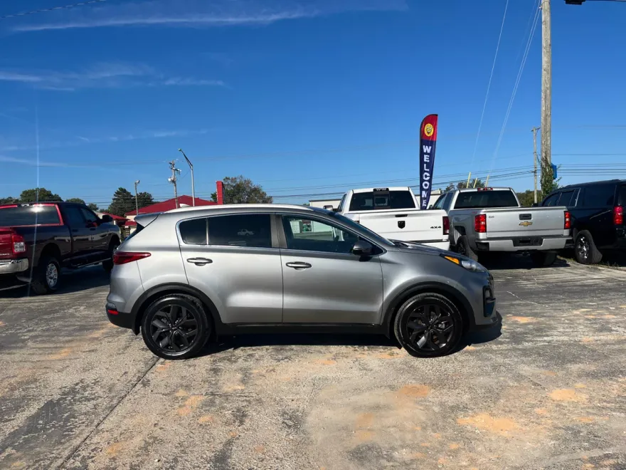 2020 Kia Sportage S photo 1