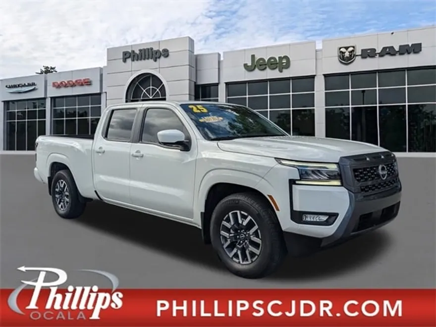 2025 Nissan Frontier SL photo 1
