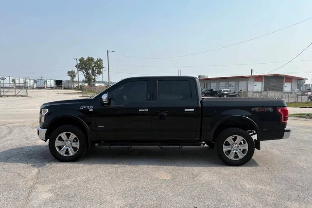 2017 Ford F-150 Lariat photo 1