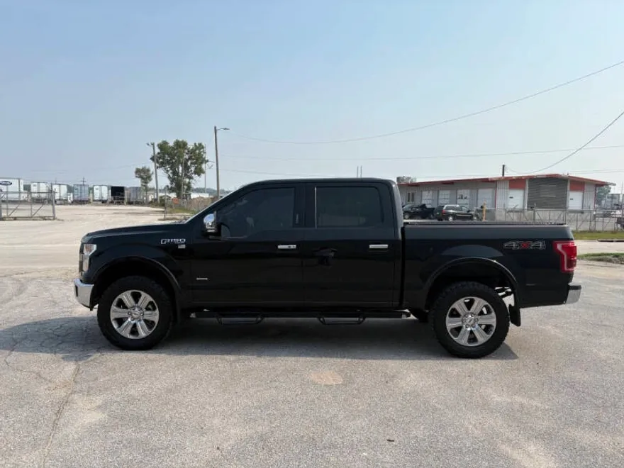 2017 Ford F-150 Lariat photo 1