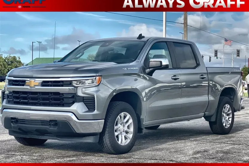 2023 Chevrolet Silverado 1500 LT photo 1