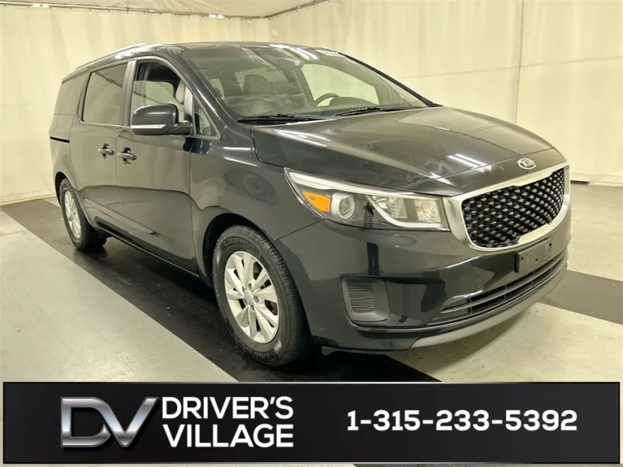 2016 Kia Sedona LX photo 1