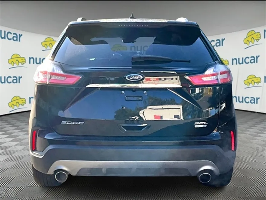 2019 Ford Edge SEL photo 1
