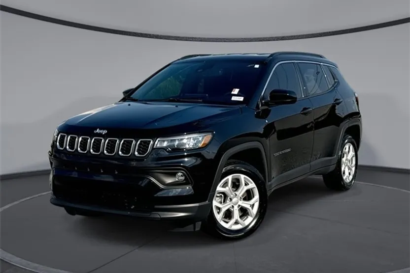 2024 Jeep Compass Latitude photo 1