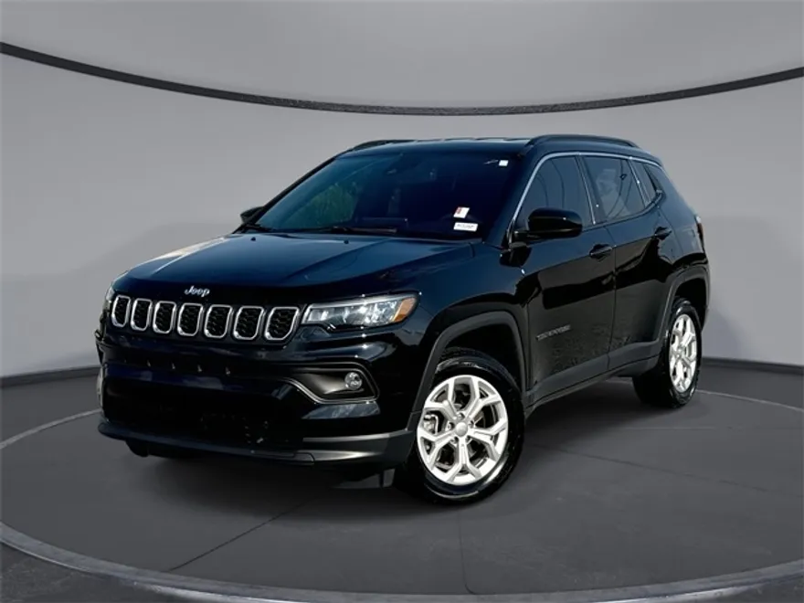 2024 Jeep Compass Latitude photo 1