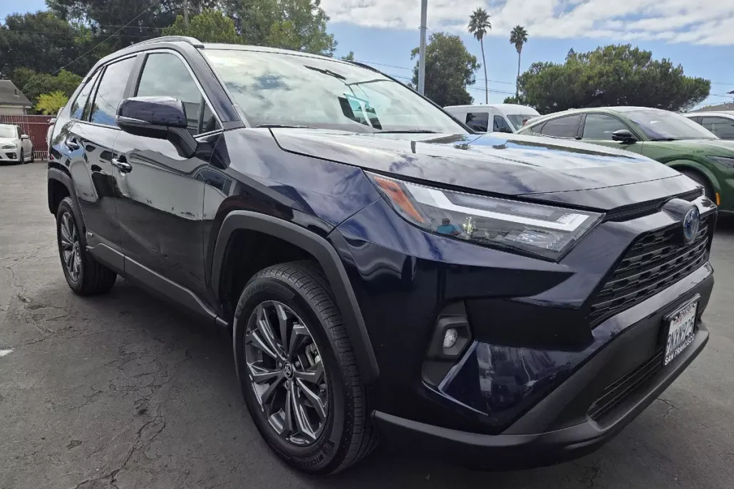 2024 Toyota RAV4 Hybrid XLE Premium photo 1