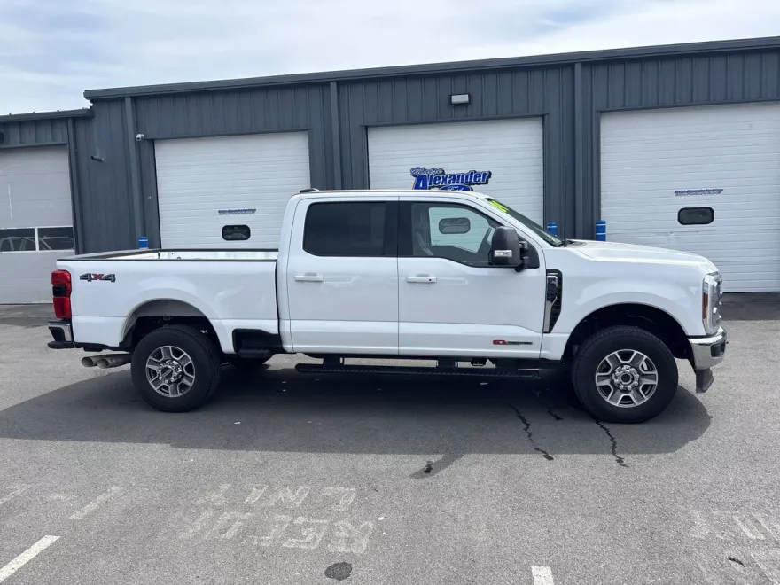 2024 Ford F-350 Lariat photo 1
