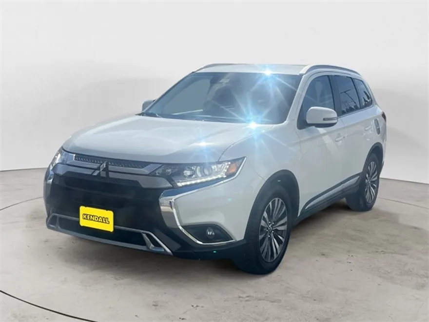 2020 Mitsubishi Outlander SEL photo 1