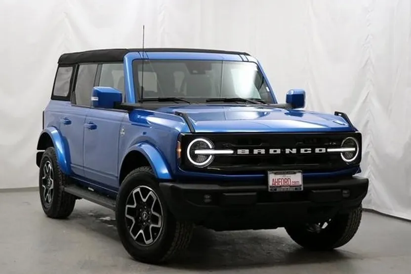 2024 Ford Bronco Outer Banks photo 1