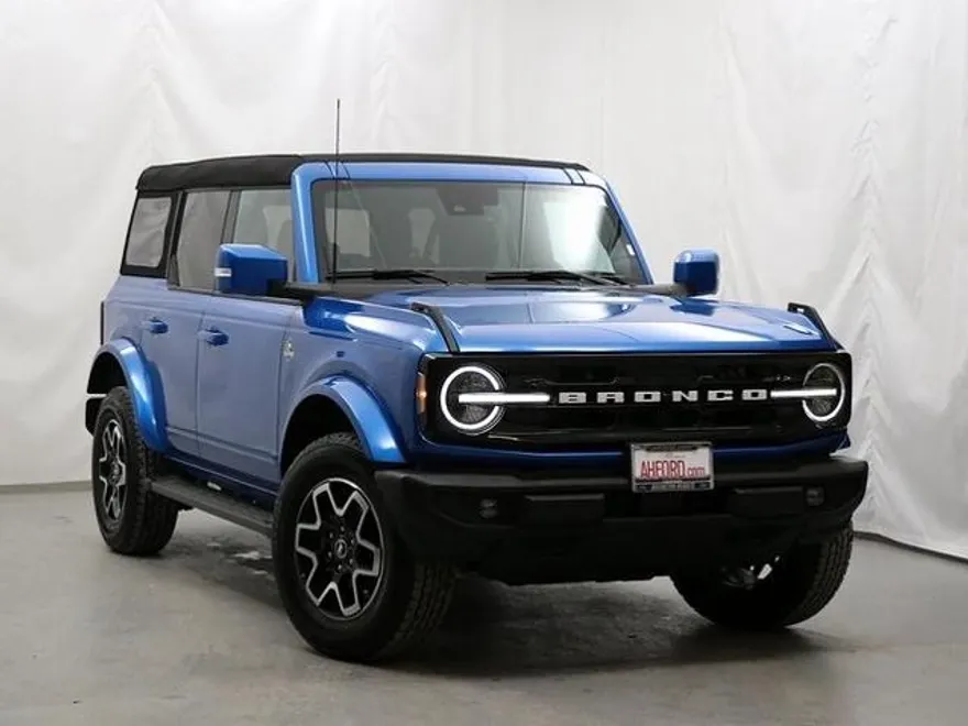 2024 Ford Bronco Outer Banks photo 1