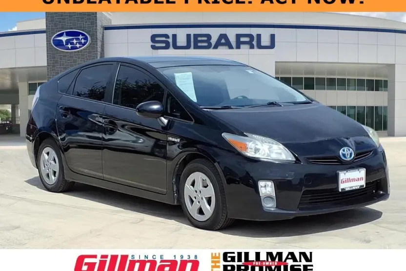 2011 Toyota Prius One photo 1