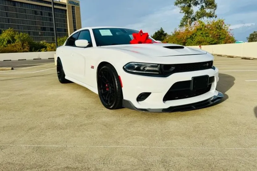 2019 Dodge Charger Scat Pack photo 1