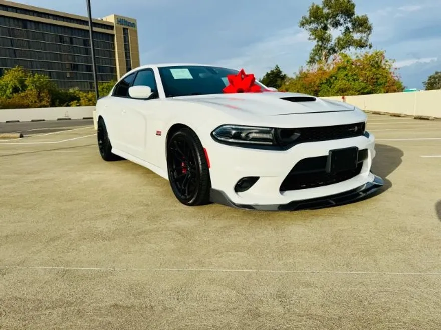 2019 Dodge Charger Scat Pack photo 1