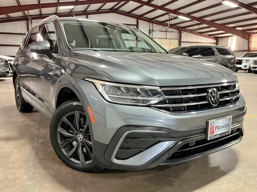 2024 Volkswagen Tiguan SE Wolfsburg Edition photo 1