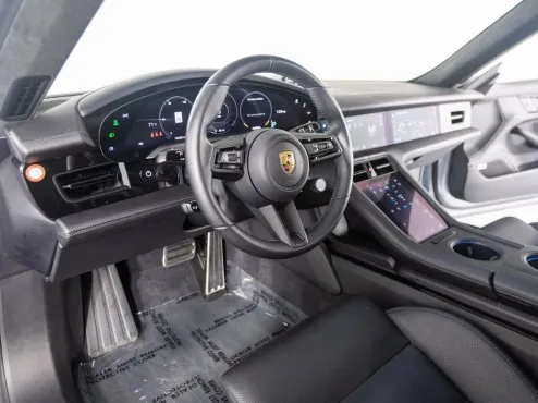2022 Porsche Taycan GTS photo 4
