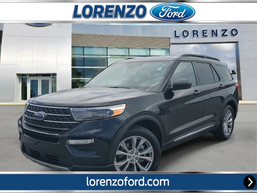 2023 Ford Explorer XLT photo 1